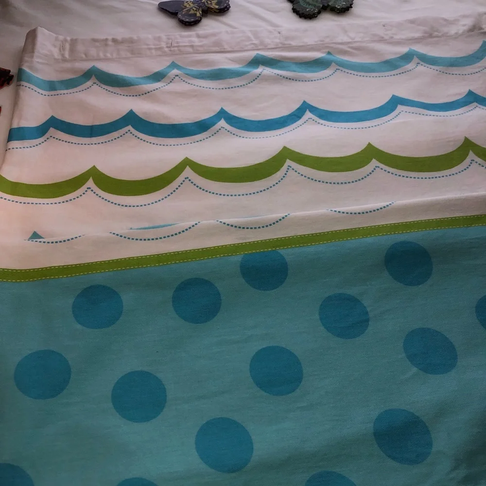Circo Shower Curtain, Ocean Waves and Polka Dots, 100% Cotton,  pre-owned